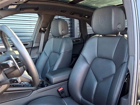New 2025 Porsche Macan image 5