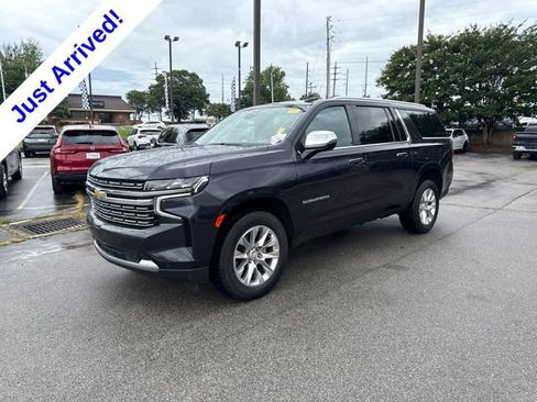 Used 2023 Chevrolet Suburban Premier RWD image 7