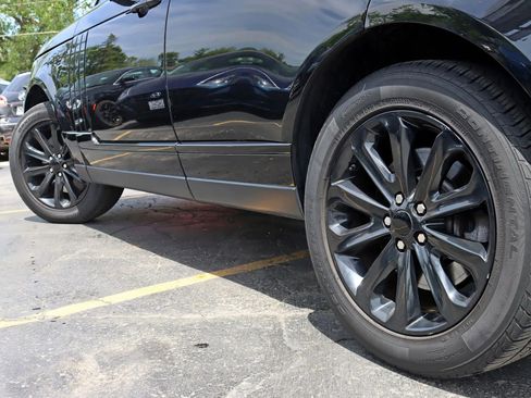 Used 2017 Land Rover Range Rover HSE image 13