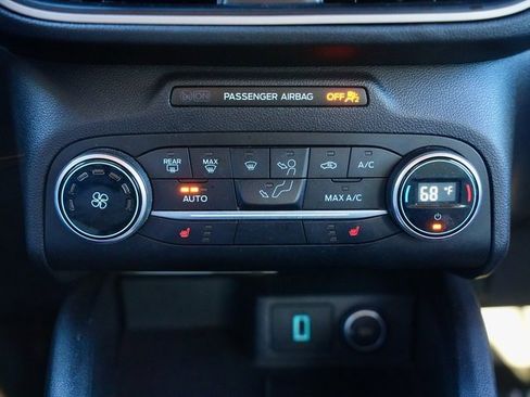 Used 2020 Ford Escape SE Sport image 21