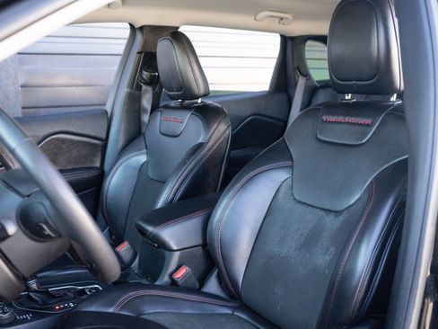 Used 2022 Jeep Cherokee Trailhawk w/ Trailer Tow Group image 17