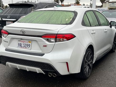 Used 2022 Toyota Corolla SE image 2