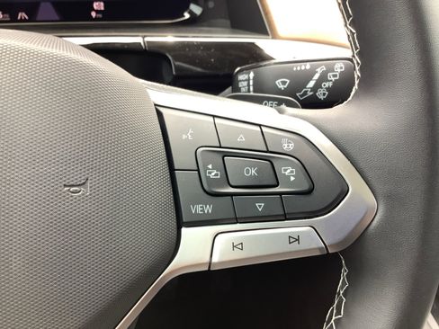 New 2025 Volkswagen Atlas SE FWD image 25