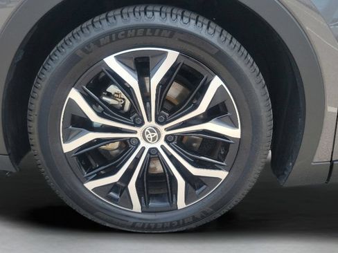 Certified 2023 Toyota Crown AWD/4WD image 26