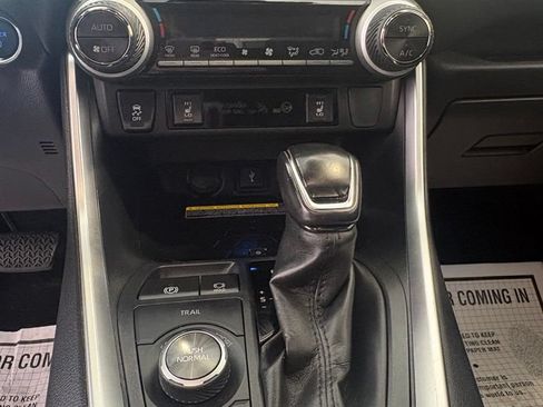 Used 2020 Toyota RAV4 XSE AWD/4WD image 22