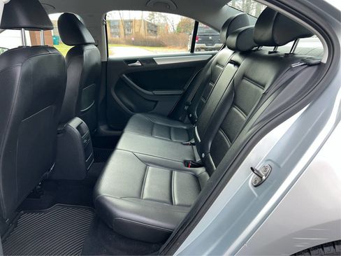 Used 2013 Volkswagen Jetta SE image 10
