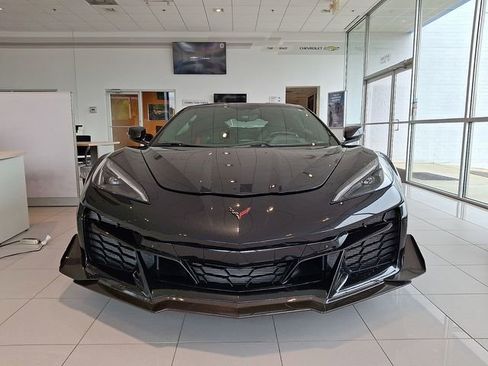 Used 2023 Chevrolet Corvette Z06 RWD image 2
