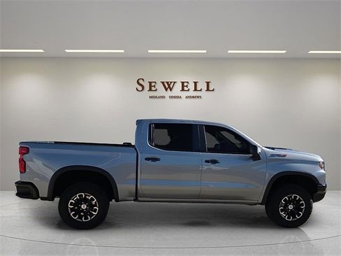 Used 2024 Chevrolet Silverado 1500 ZR2 w/ Technology Package image 5