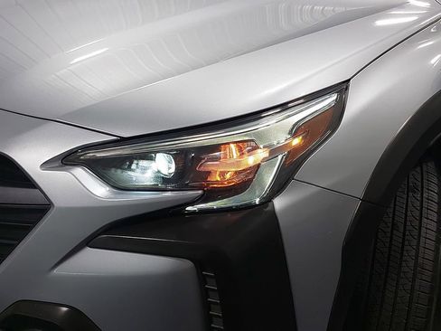 Used 2025 Subaru Outback Premium image 61