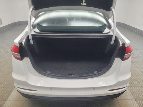 Used 2020 Ford Fusion SE FWD image 29