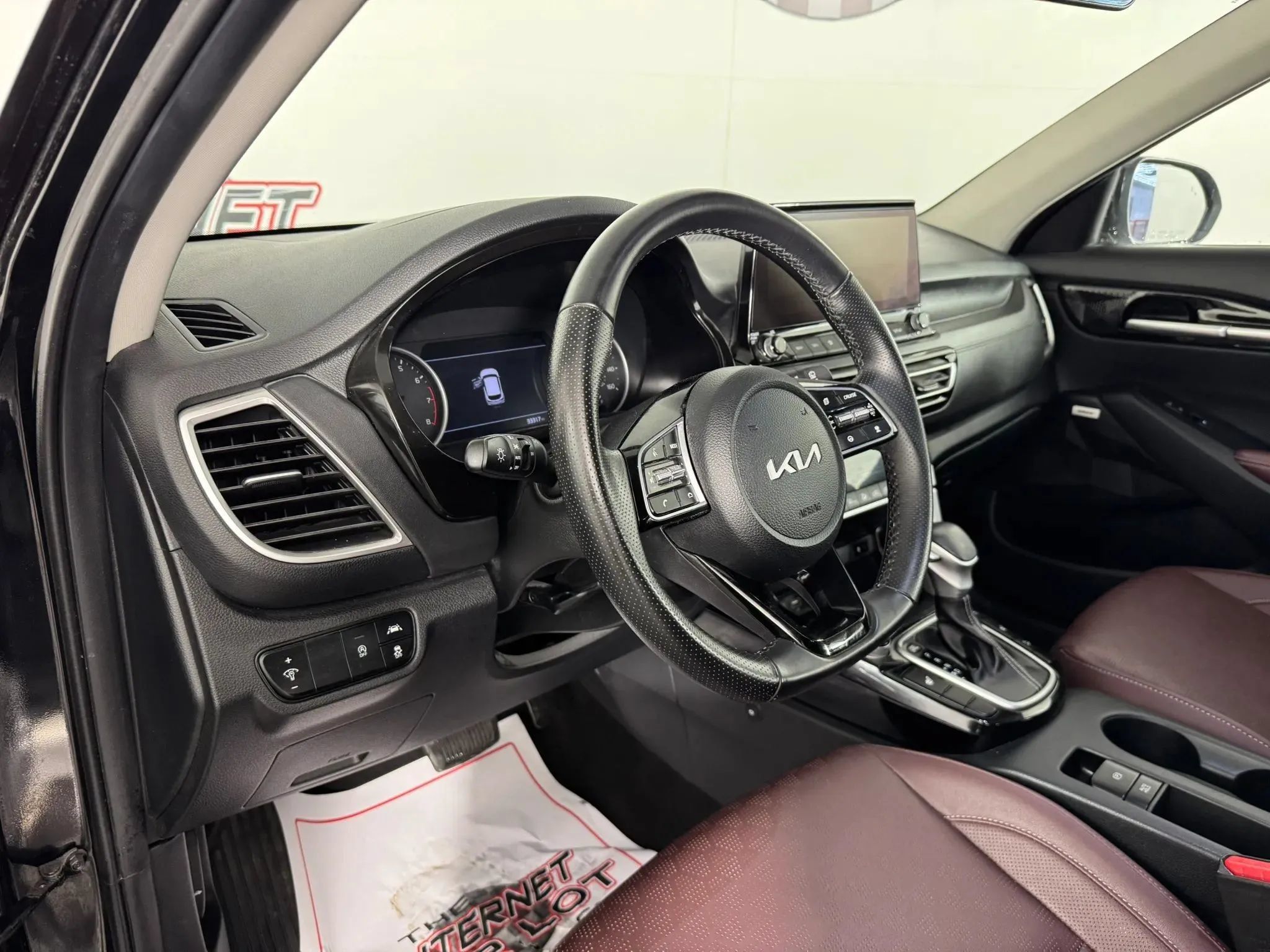 Used 2022 Kia Seltos SX w/ Sunroof Package AWD/4WD image 10