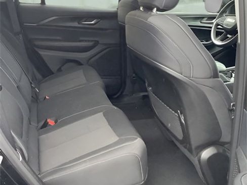 Used 2023 Jeep Grand Cherokee Laredo w/ Luxury Tech Group I image 17