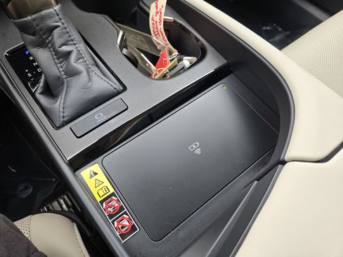 Used 2025 Lexus ES 350 w/ Premium Package FWD image 23