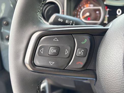 Used 2025 Jeep Wrangler Unlimited Rubicon AWD/4WD image 47