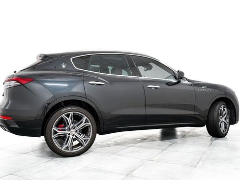 Used 2023 Maserati Levante GT AWD/4WD image 7