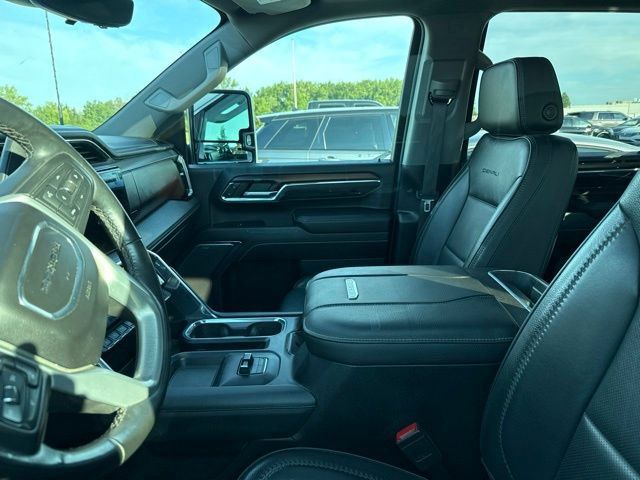 Used 2024 GMC Sierra 3500 Denali w/ Denali Reserve Package AWD/4WD image 9