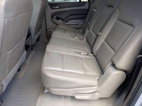 Used 2019 Chevrolet Suburban LT w/ Luxury Package image 19