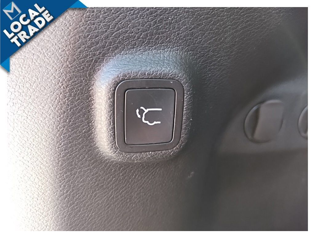 Used 2021 Jeep Cherokee Trailhawk w/ Premium Leather Package AWD/4WD image 32