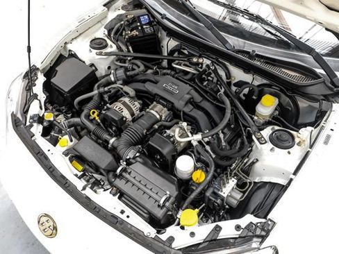 Used 2020 Toyota 86 RWD image 35