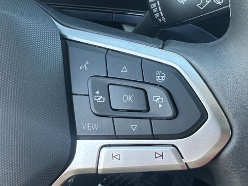 Used 2022 Volkswagen Taos SE image 26