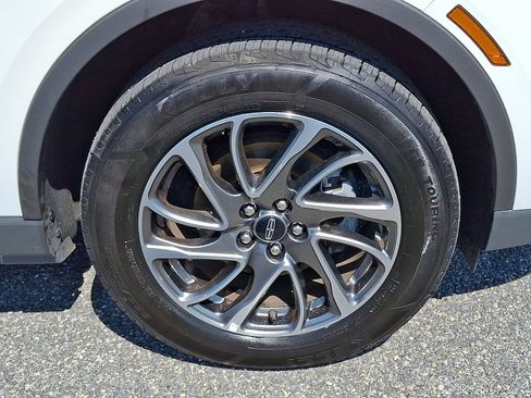 Certified 2022 Lincoln Corsair AWD w/ Equipment Group 101A image 9