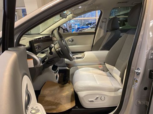 New 2026 Hyundai Ioniq 9 SE image 12