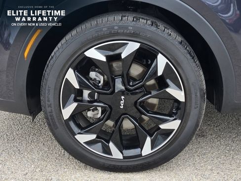 Certified 2025 Kia Sorento EX FWD image 10