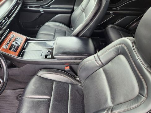 Used 2022 Lincoln Aviator Reserve image 7
