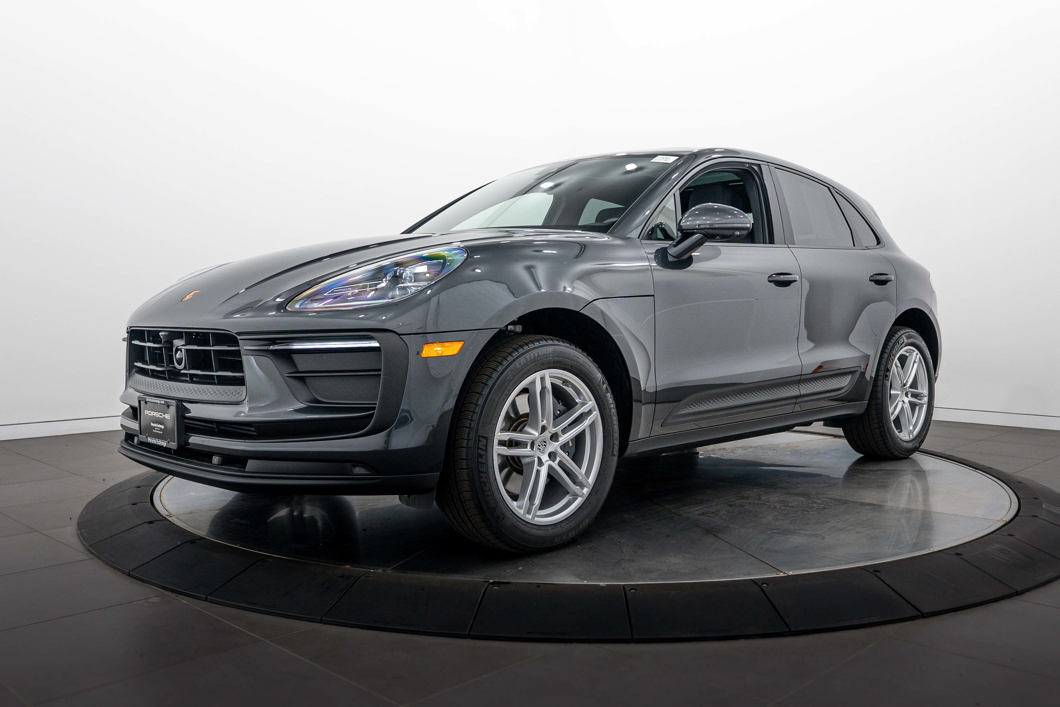 Certified 2026 Porsche Macan AWD/4WD image 1