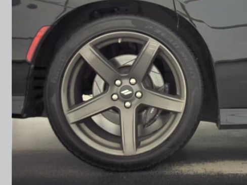 Used 2019 Dodge Charger Scat Pack w/ Dynamics Package RWD image 9