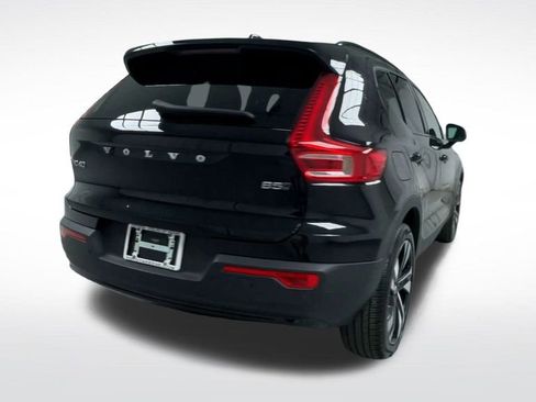 Used 2025 Volvo XC40 B5 Plus AWD/4WD image 23