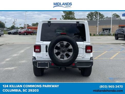 Used 2018 Jeep Wrangler Unlimited Sahara AWD/4WD image 5