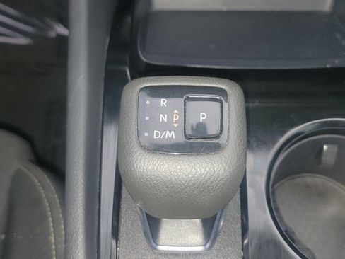 Used 2024 Nissan Rogue S FWD image 24