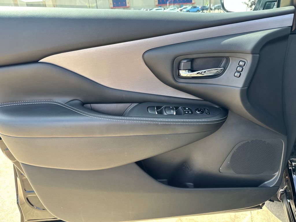 Used 2024 Nissan Murano SL AWD/4WD image 16