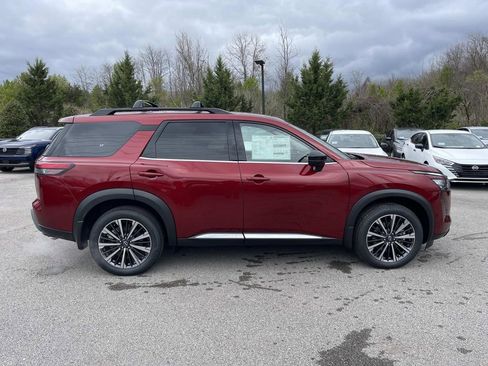 New 2026 Nissan Pathfinder Platinum AWD/4WD image 2