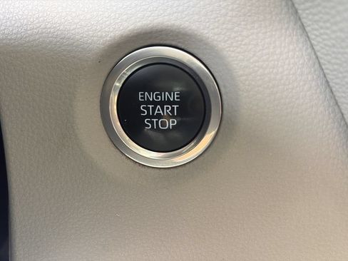 Used 2024 Toyota Corolla LE w/ LE Convenience Package FWD image 22