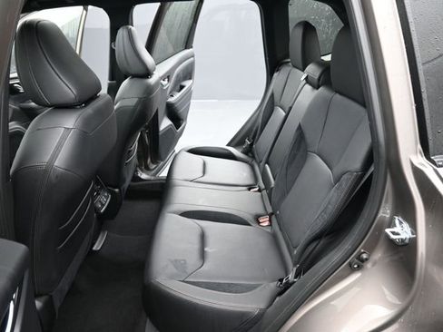 Used 2025 Subaru Forester Touring image 14