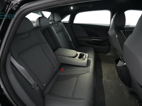 Used 2024 Lucid Air Touring AWD/4WD image 5