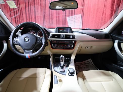Used 2018 BMW 320i Sedan RWD image 15