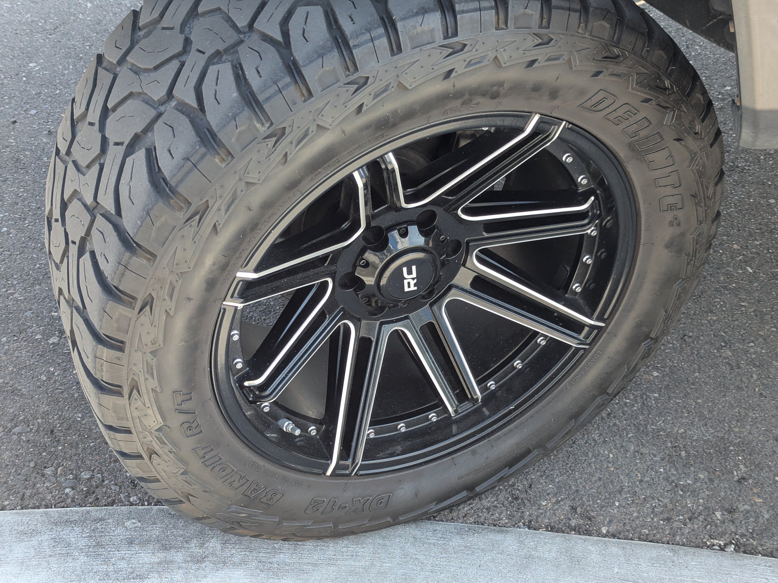 Used 2017 Toyota Tacoma TRD Off-Road AWD/4WD image 46