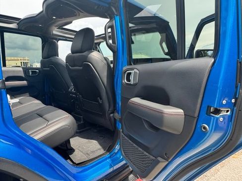 Used 2024 Jeep Wrangler Unlimited Rubicon AWD/4WD image 28