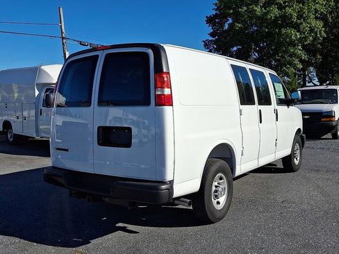 New 2025 Chevrolet Express 3500 w/ Driver Convenience Package image 6