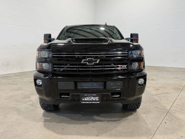 Used 2018 Chevrolet Silverado 2500 LT w/ Midnight Edition AWD/4WD image 3