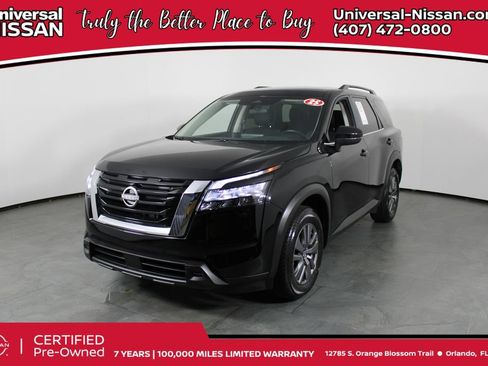 Certified 2025 Nissan Pathfinder SV FWD image 1
