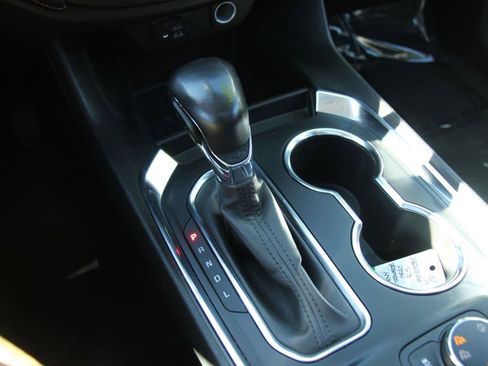 Used 2021 Chevrolet Traverse RS image 19