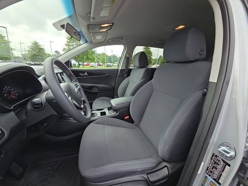 Used 2019 Kia Sorento L FWD image 17