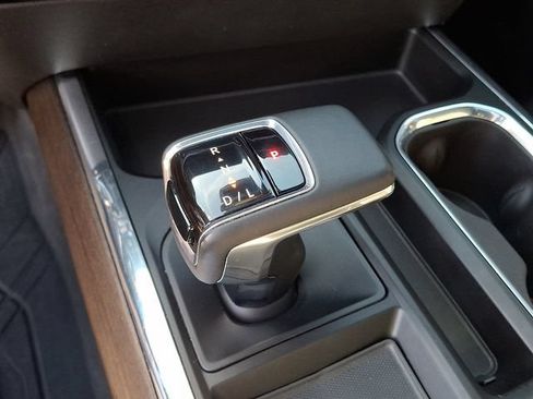 Used 2023 Chevrolet Silverado 1500 High Country w/ High Country Premium Package AWD/4WD image 11