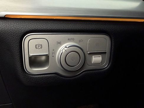 Used 2020 Mercedes-Benz GLS 450 4MATIC image 25