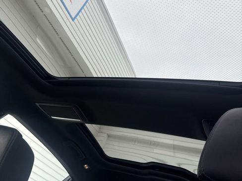 Used 2021 BMW 750i xDrive w/ Executive Package image 30