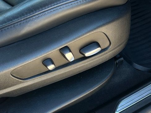 Used 2018 Cadillac XT5 Luxury w/ Driver Awareness Package image 26